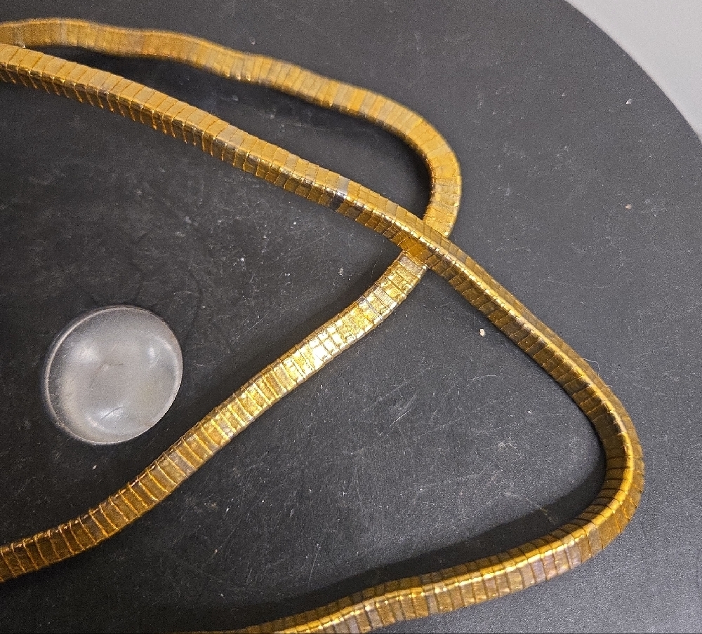 Gold-Tone Snake Triangle Link Chain Necklace Unusual - Picture 7 of 7